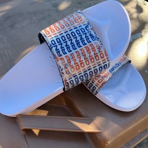 Andis sandals size 13